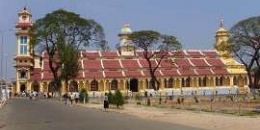Cuchi tunnels & Caodai temple